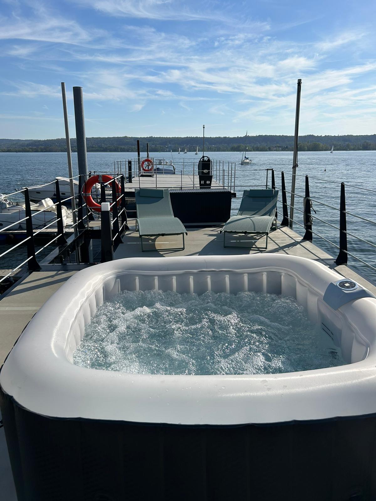 houseboat sesto calende lago maggiore