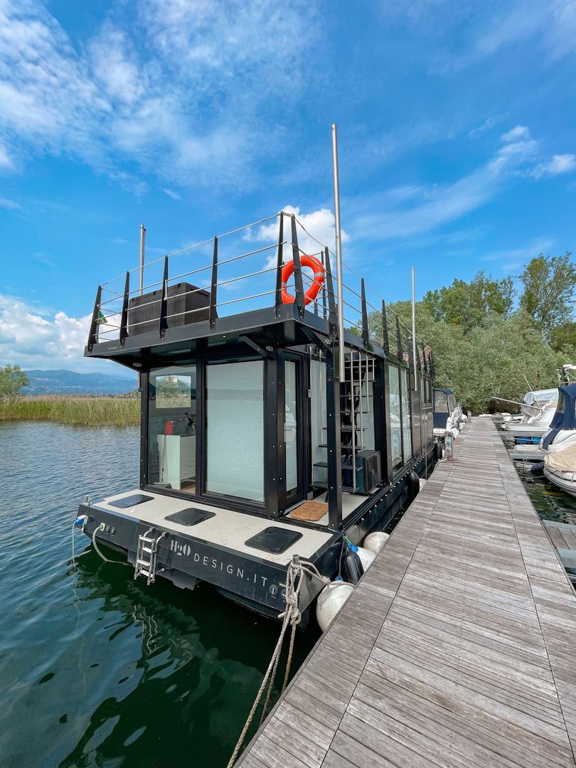 houseboat sesto calende lago maggiore