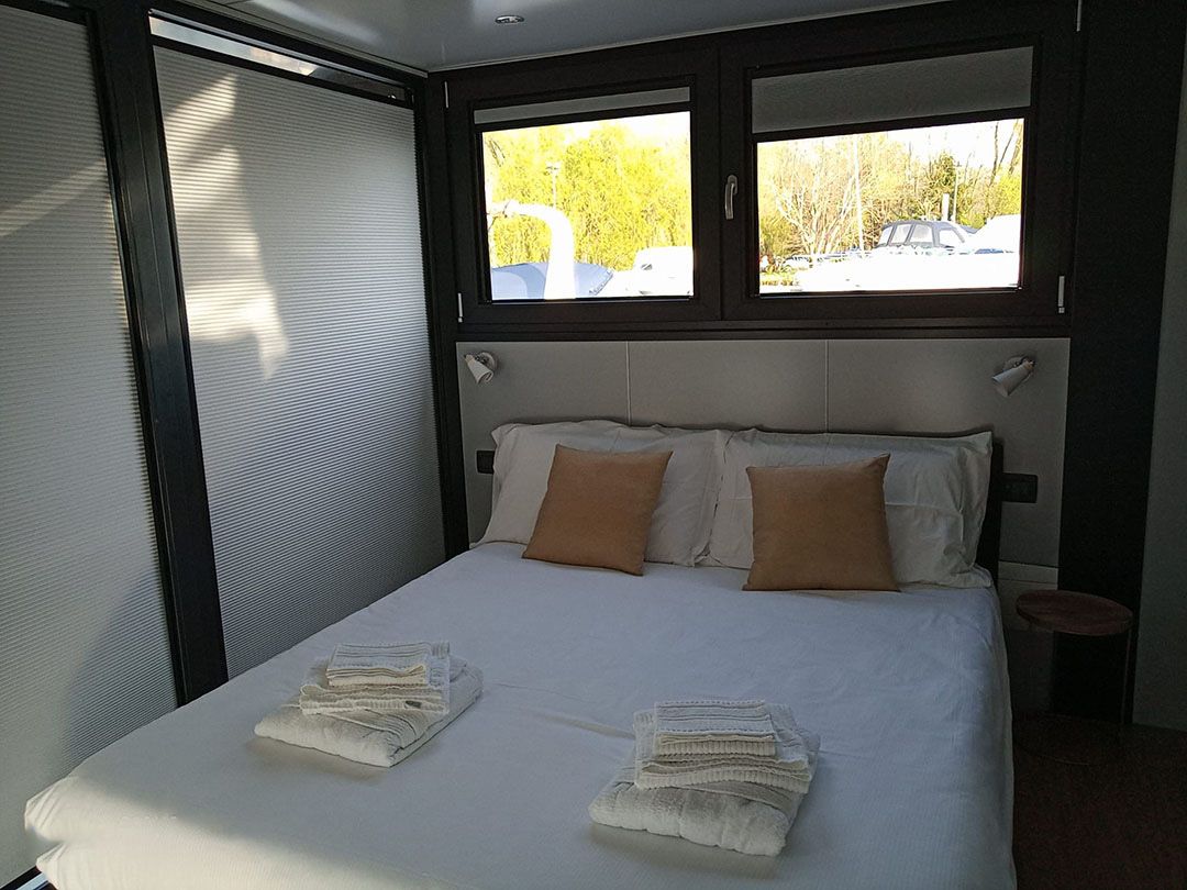 houseboat sesto calende lago maggiore