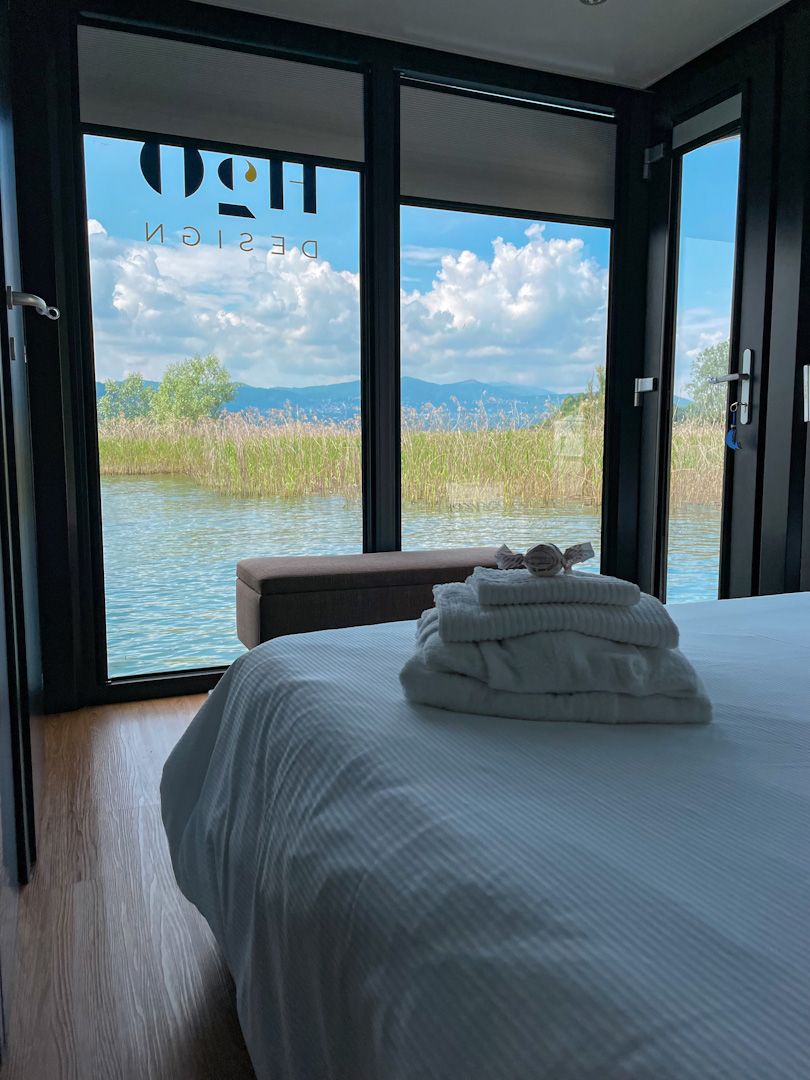 houseboat sesto calende lago maggiore